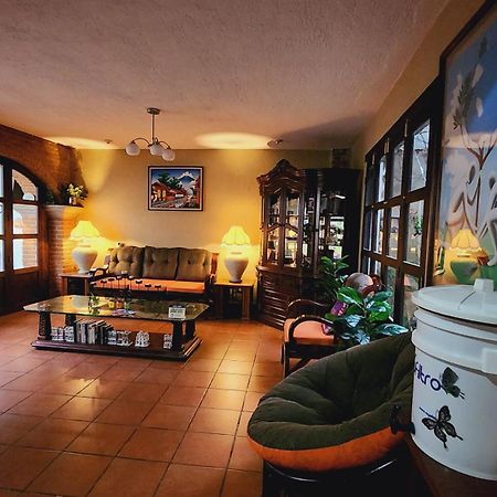 Magnolias Hotel Antigua Bagian luar foto